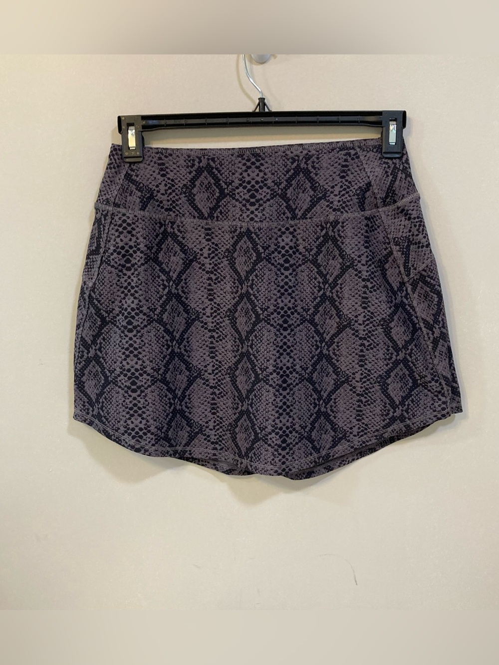 DSG Athletic Skort Sz M Womens Snake Print Black Gray Pocket